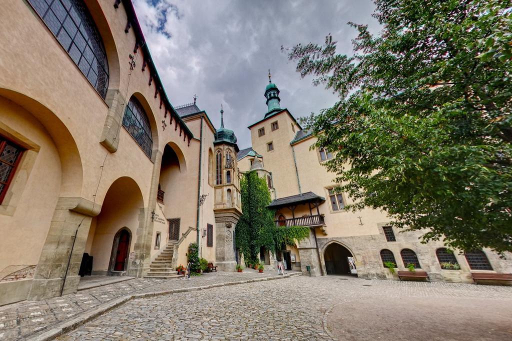 Comfortable Apartments Under The St. Barbara'S Cathedral Kutná Hora Exterior foto